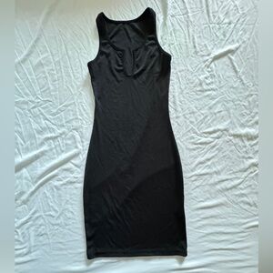 Black bodycon dress